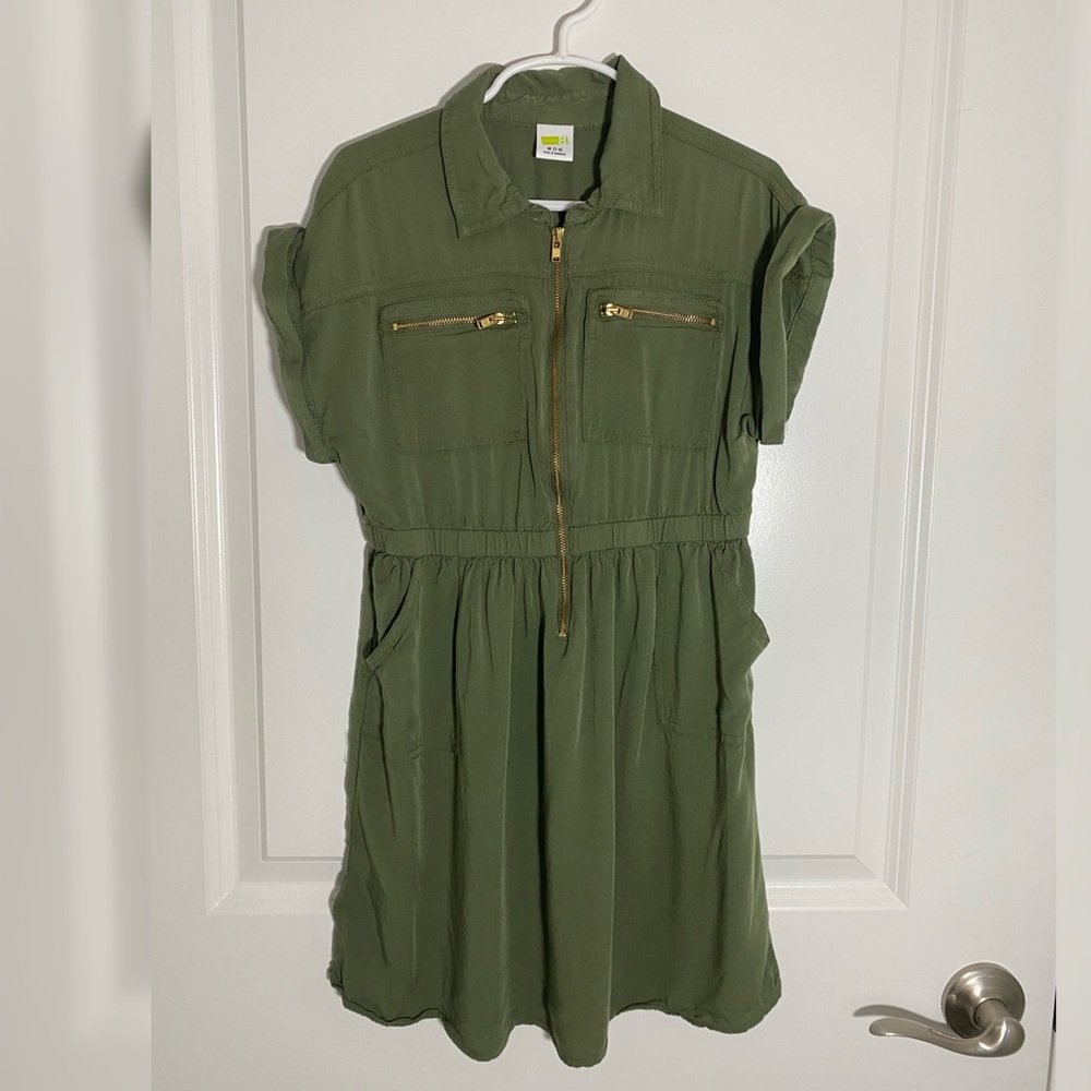Girls crazy 8 short sleeve dress size 7-8 Army green